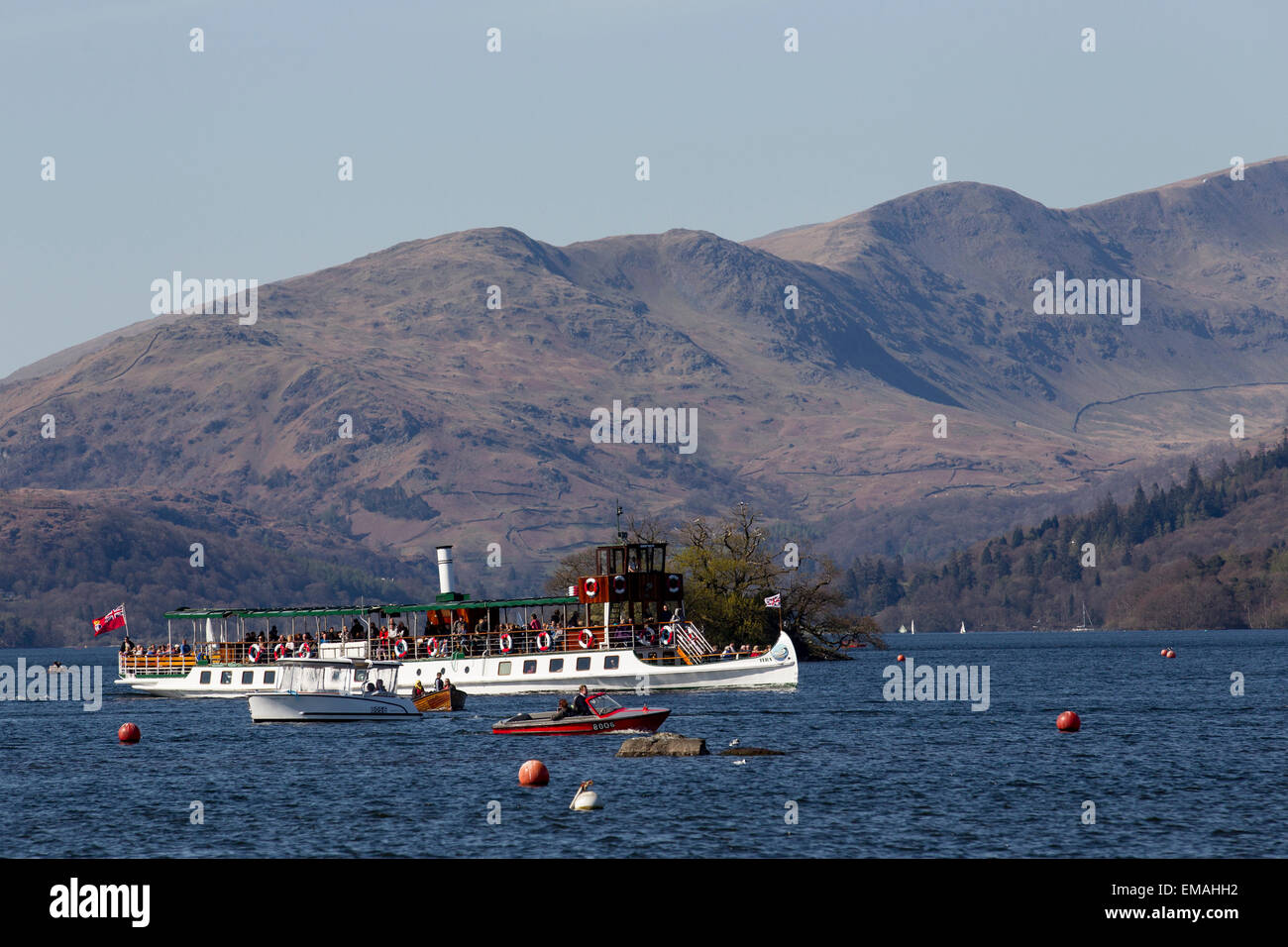Bowness On Windermere Cumbria, UK. 18th April, 2015. UK Weather Sun