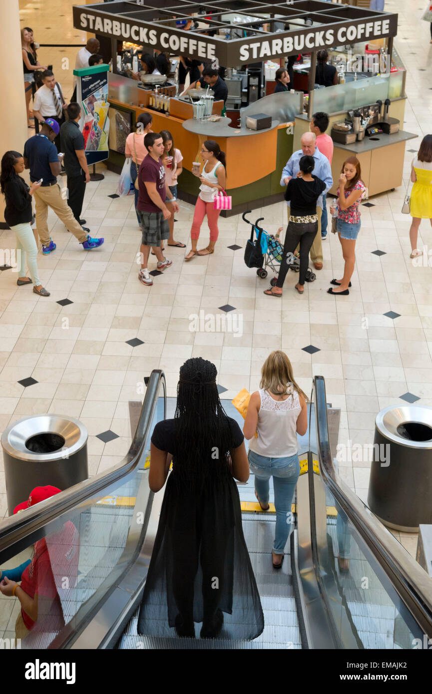 A girl's clothing store called Justice at Roosevelt Field mall with a 40%  off sale. In Garden City Long Island, New York Stock Photo - Alamy