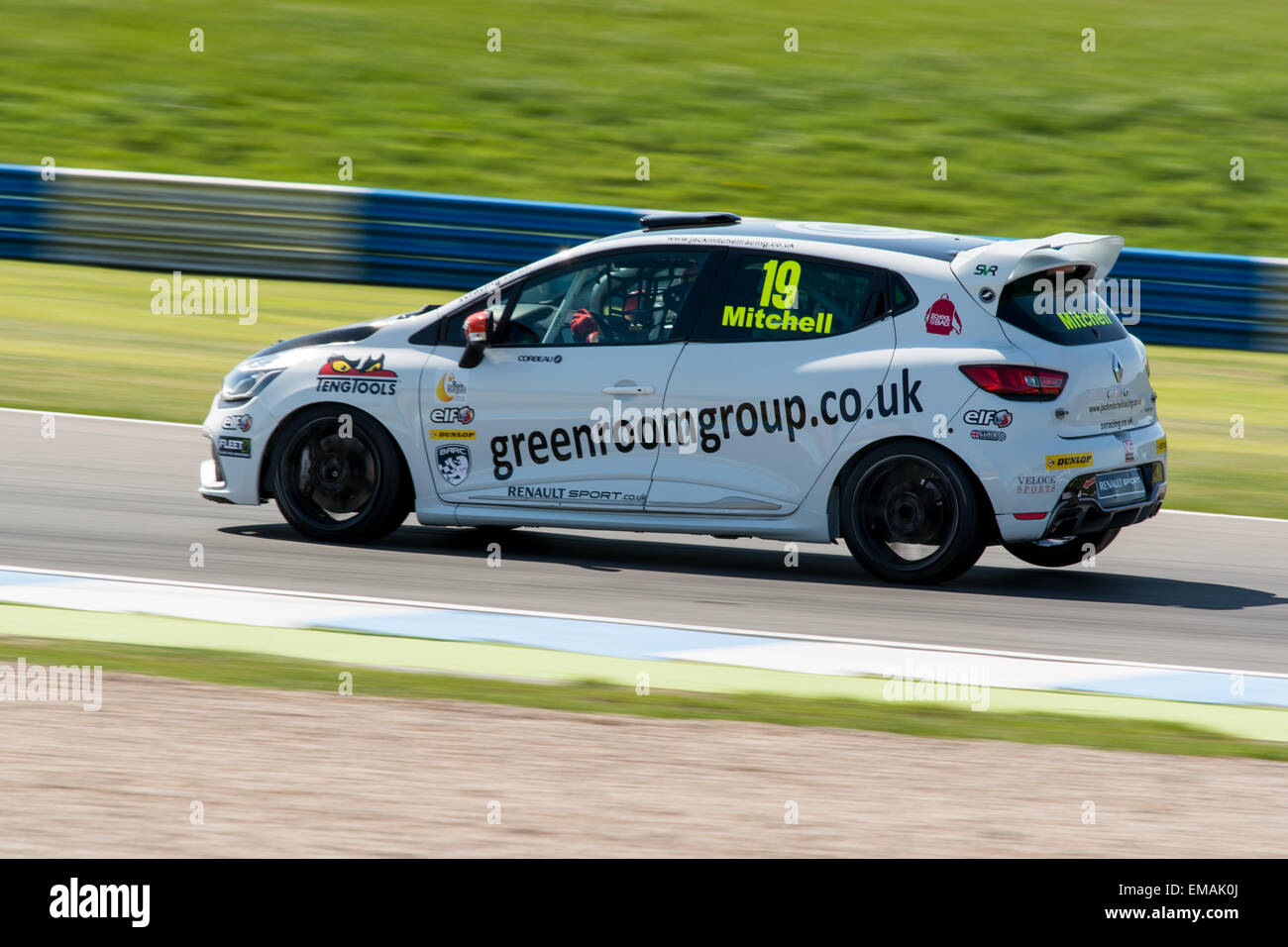 Donington Park, Donington Castle, UK. 18th April, 2015. Jack Mitchell and SV Racing Renault Clio drives during the Renault UK Clio Cup Practice session at Donington Park. Credit:  Gergo Toth/Alamy Live News Stock Photo