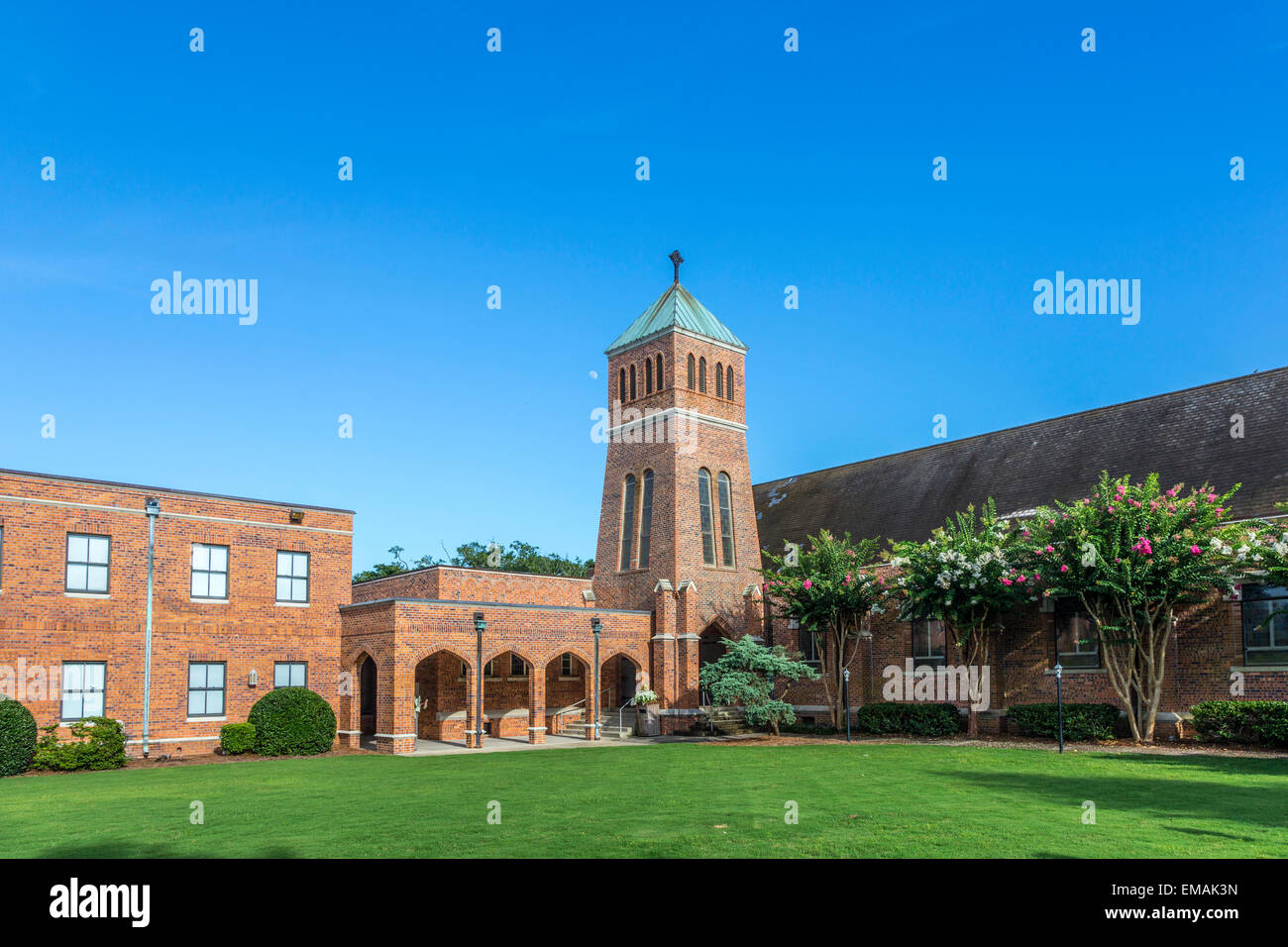 Fairhope united Methodist church from outside Stock Photo Alamy
