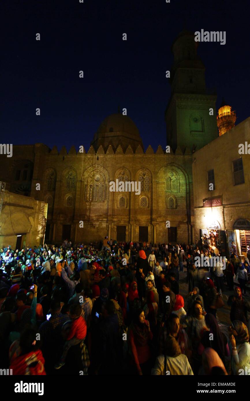 Cairo, Egypt. 18th Apr, 2015. Egyptians visit the Al-Moez Street, which is one of the oldest streets in Cairo, as celebrating the World Heritage Day, in Egypt, on April 18, 2015. © Ahmed Gomaa/Xinhua/Alamy Live News Stock Photo