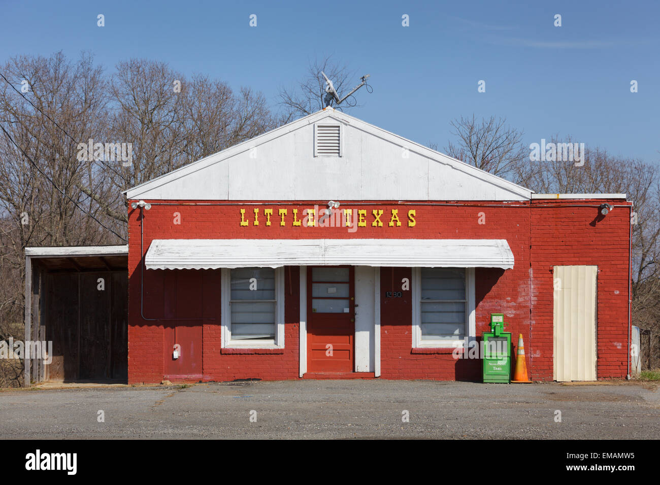 Roadhouse on Route 29, somewhere near Lovingston, Virginia Stock Photo