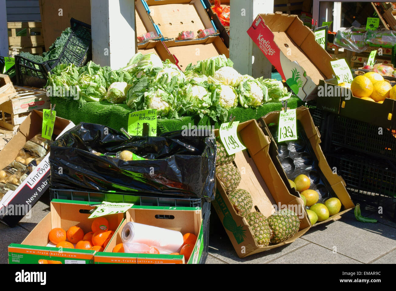 Fruit veg shop uk hires stock photography and images Alamy