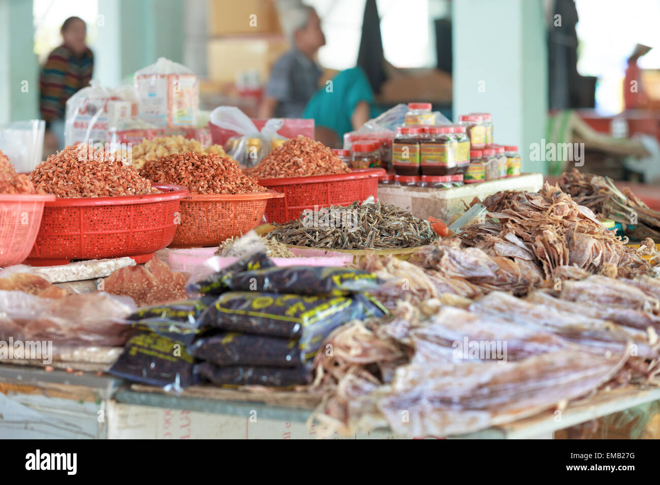 Traditional asian fish market Stock Photo Alamy