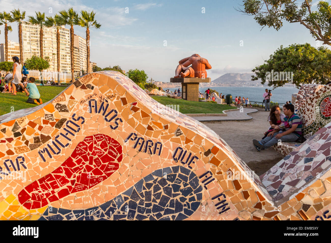 Peru, Lima, Miraflores. Love Park (Parque del Amor) Mosaic, with Victor Delfin's The Kiss (El Peru, Lima, Miraflores. Love Park (Parque del Amor) Mosaic, with Victor Delfin's The Kiss (El