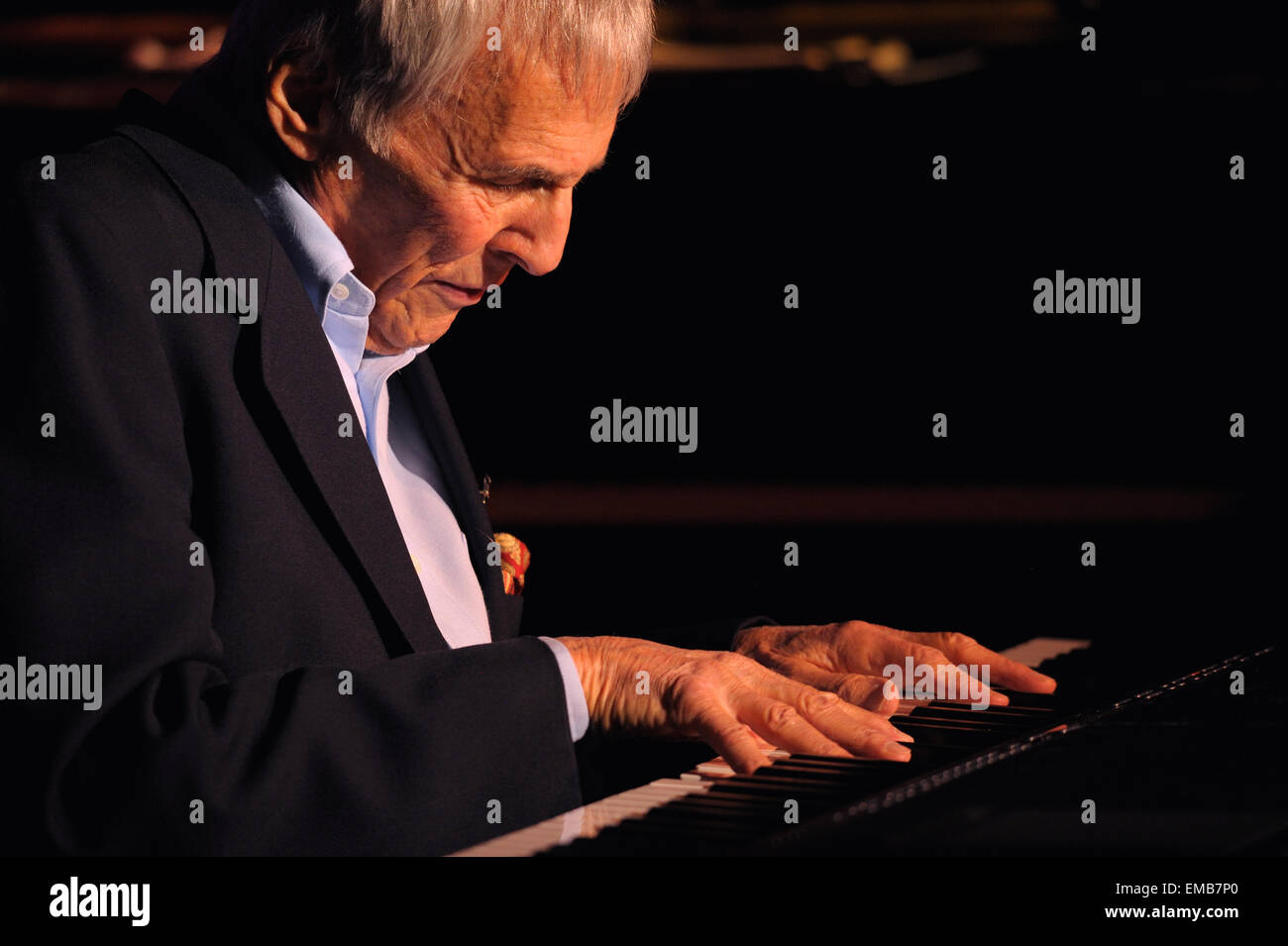 Burt bacharach hi-res stock photography and images - Alamy