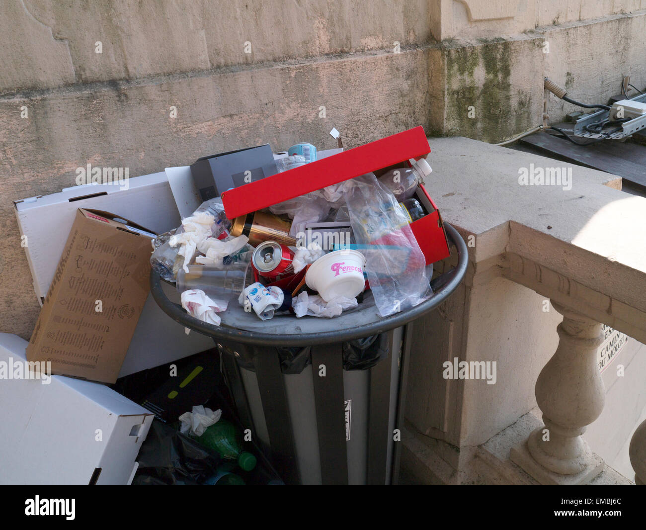 Refuge bin hi-res stock photography and images - Alamy