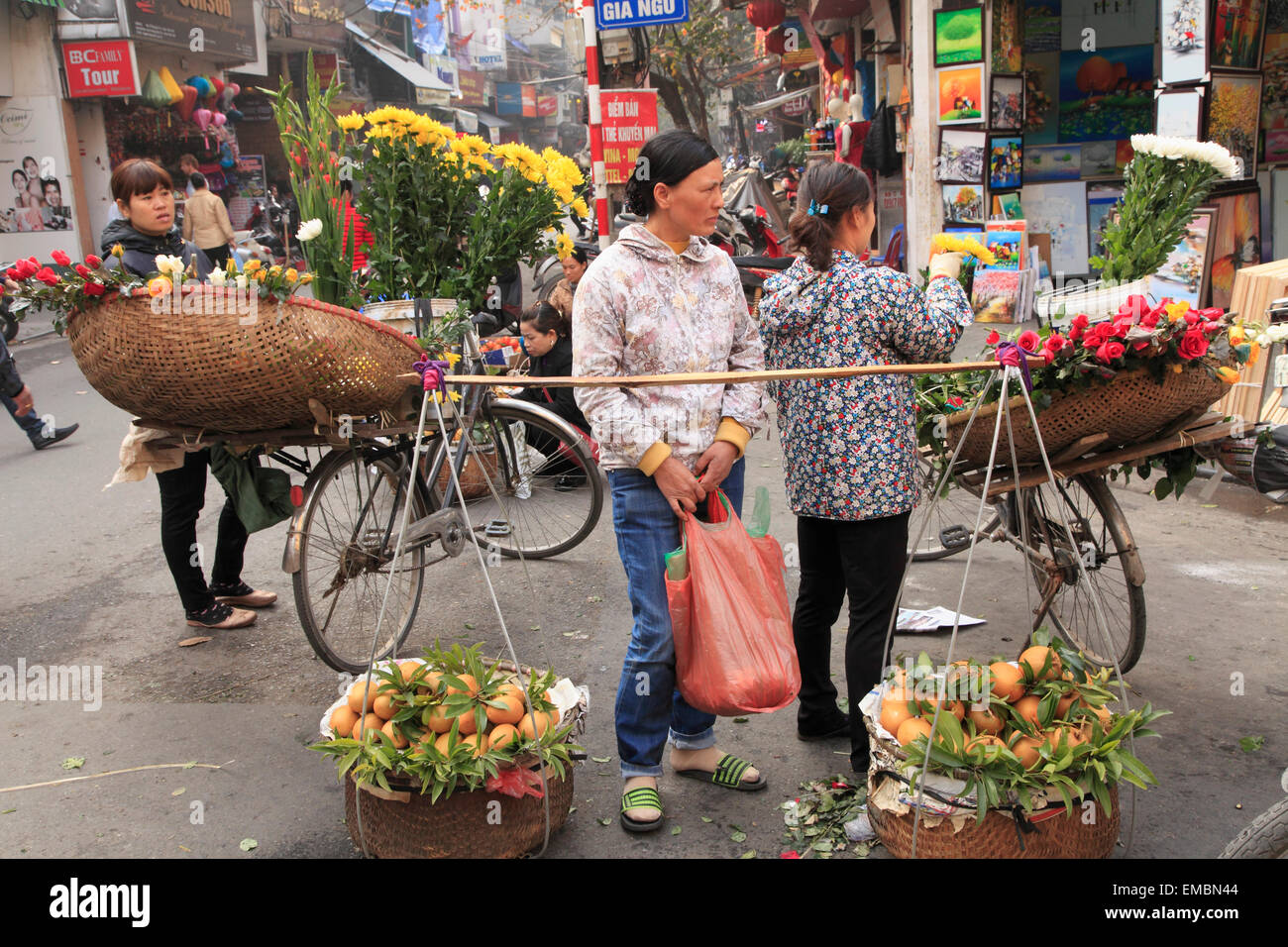Vietnam, Hanoi, street vendors, people Stock Photo - Alamy