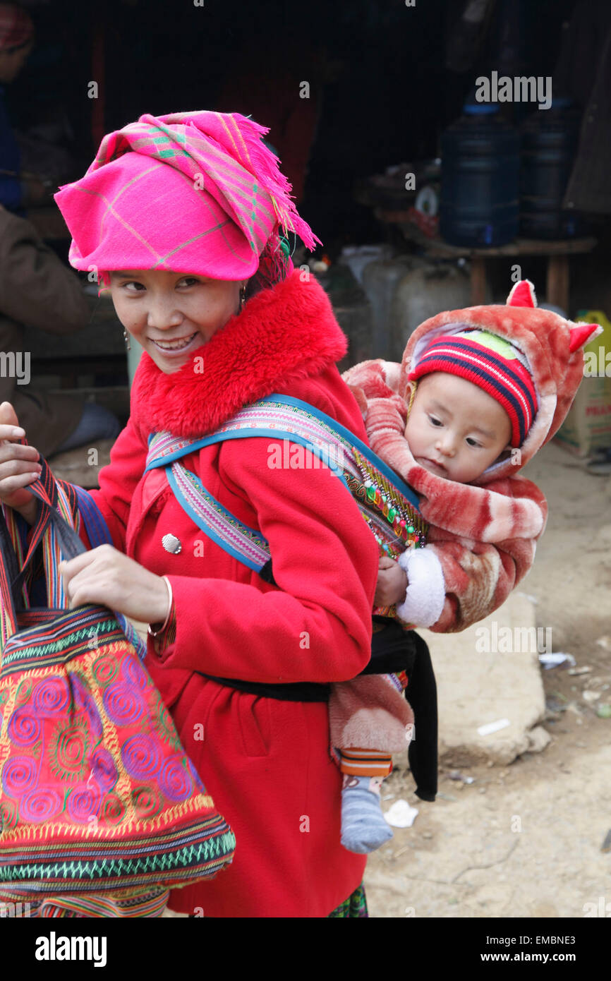 Vietnam, Lao Cai Province, Can Cau, market, hill tribes people, mother and child, Stock Photo