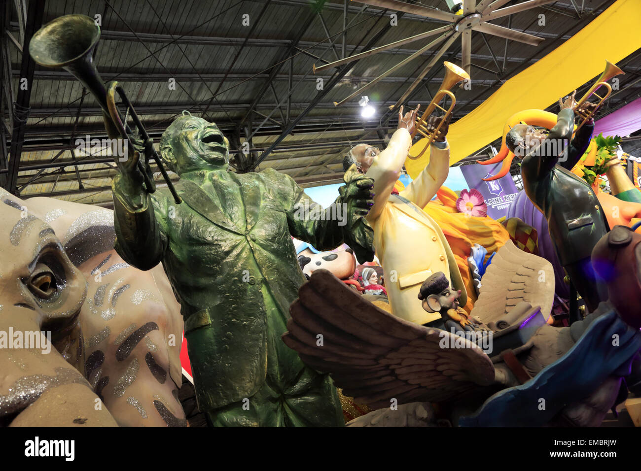 where are the mardi gras floats stored