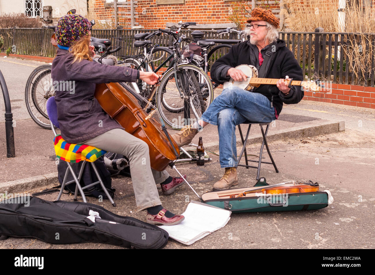 Woman Playing Banjo Stock Photos & Woman Playing Banjo ...