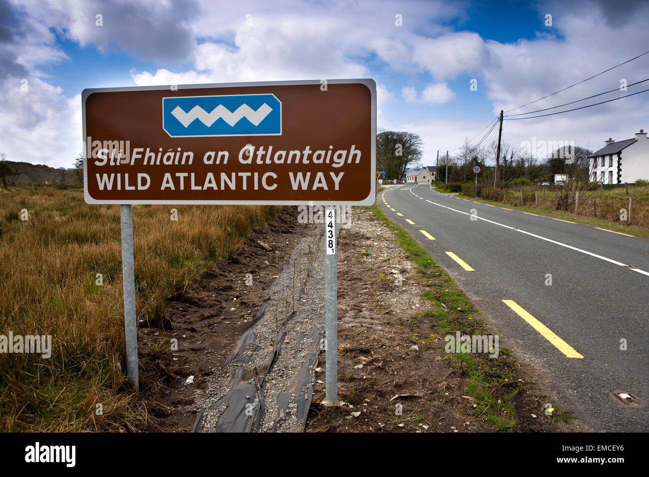 Wild Atlantic Way Sign Ireland By Ros Drinkwater | canoeracing.org.uk