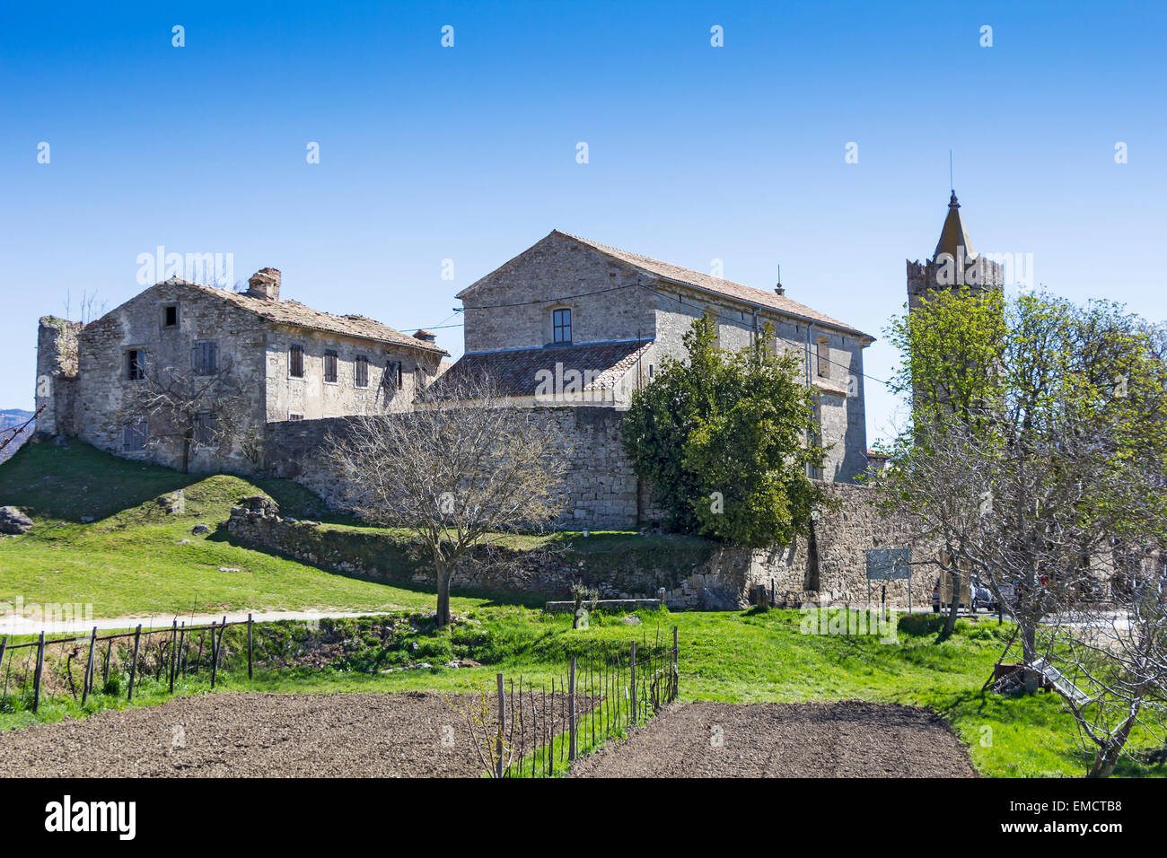 Hum in Istria, Croatia, the smallest town in the world Stock Photo - Alamy