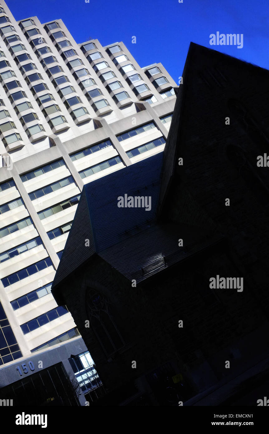 Bright skyscraper hi-res stock photography and images - Alamy