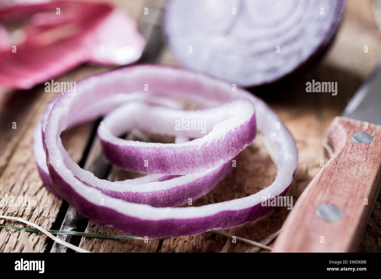Red onion rings hi-res stock photography and images - Alamy