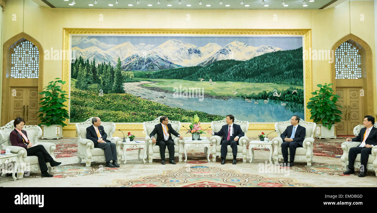 Beijing, China. 20th Apr, 2015. Chinese Vice President Li Yuanchao (3rd R) meets with a delegation of Hong Kong New Territories Association of Societies (NTAS) led by Leung Che-cheung, head of the NTAS, in Beijing, capital of China, April 20, 2015. © Huang Jingwen/Xinhua/Alamy Live News Stock Photo