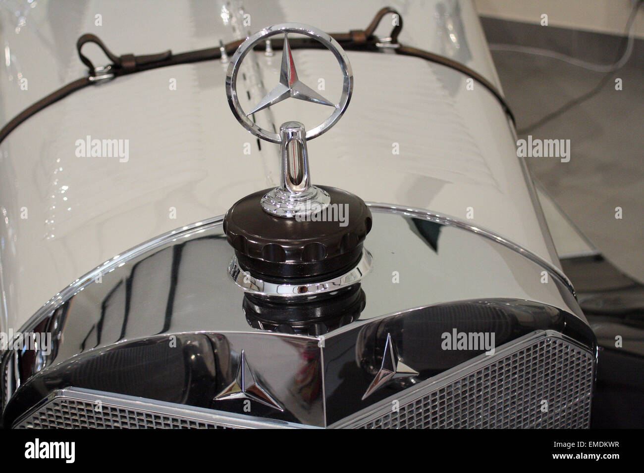 Vintage Mercedes classic car badge Stock Photo Alamy