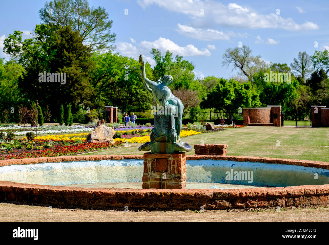 A dry fountain with sculpture titled 'Mother and Daughter' by Richard Aigner, a German artist. Will Rogers park in Oklahoma City, Oklahoma, USA Stock Photo