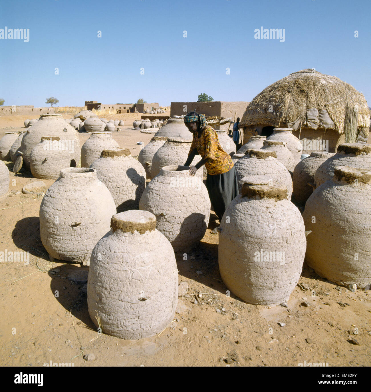 grainstores tassiga a songhai village mali Stock Photo