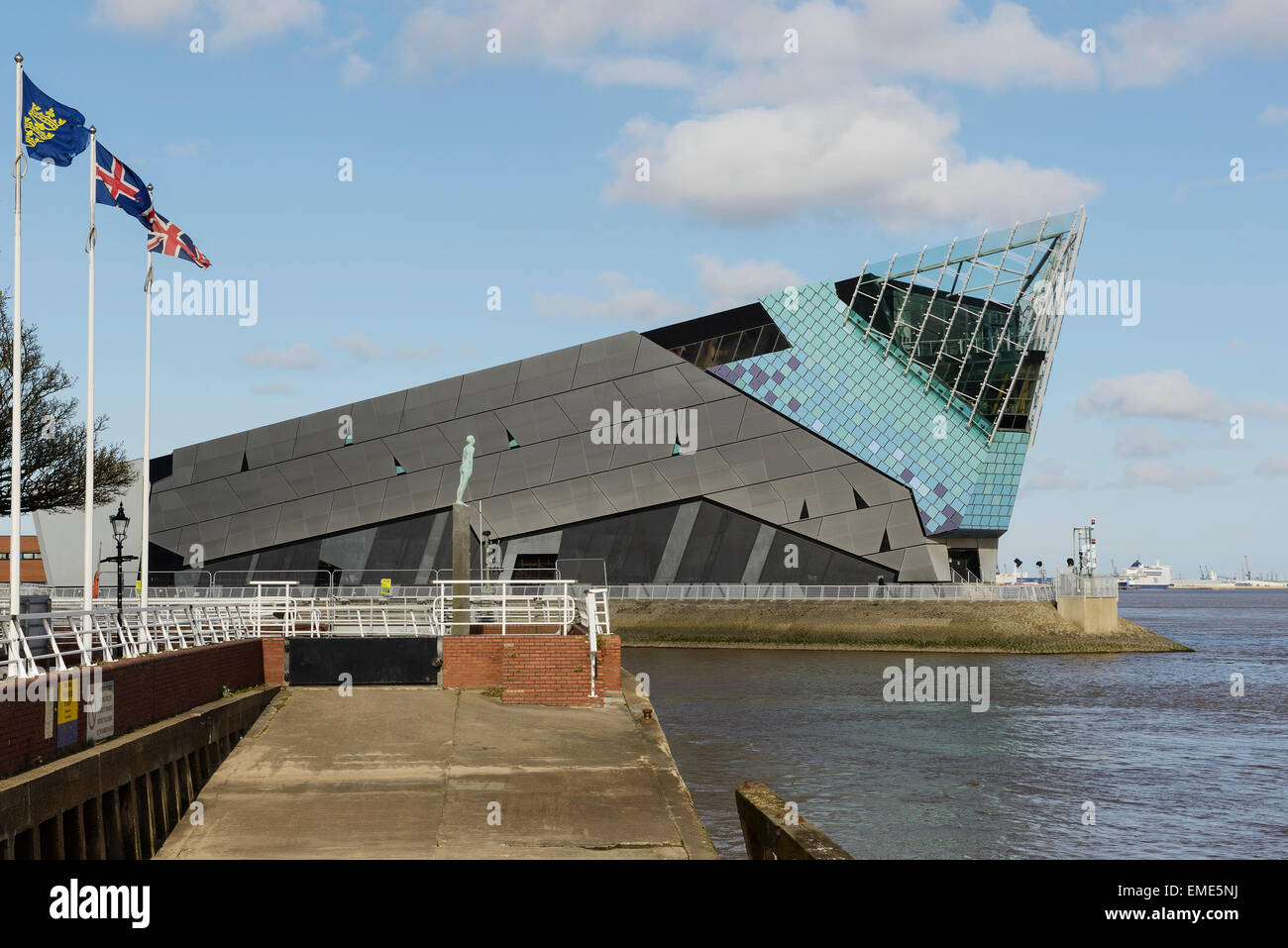 The Deep aquarium in Hull alongside the Humber Estuary UK Stock Photo