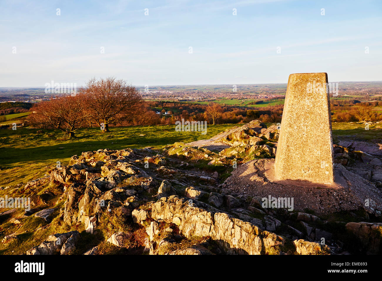 Summit marker on top of Beacon Hill, Leicestershire Stock Photo - Alamy