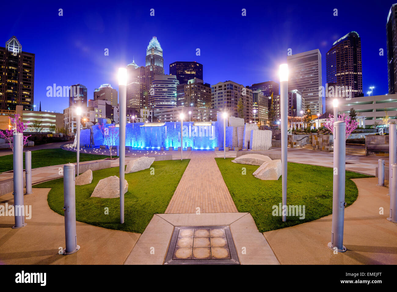 Charlotte, North Carolina, USA uptown skyline and park Stock Photo Alamy
