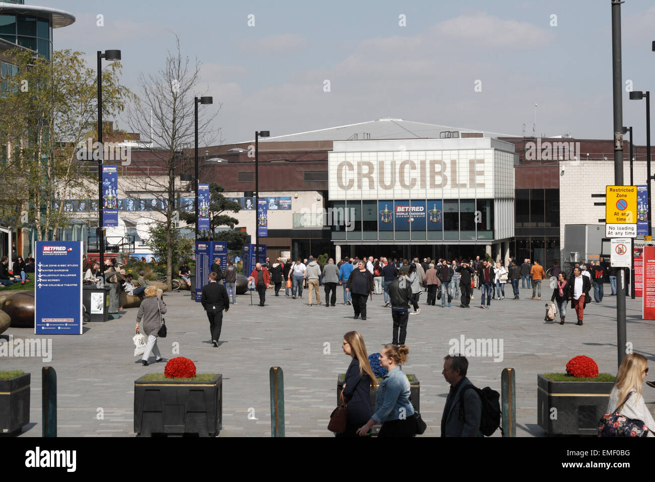 Crucible Theatre and Tudor square in Sheffield city centre England, crowds for the World snooker Championship 2015 Stock Photo