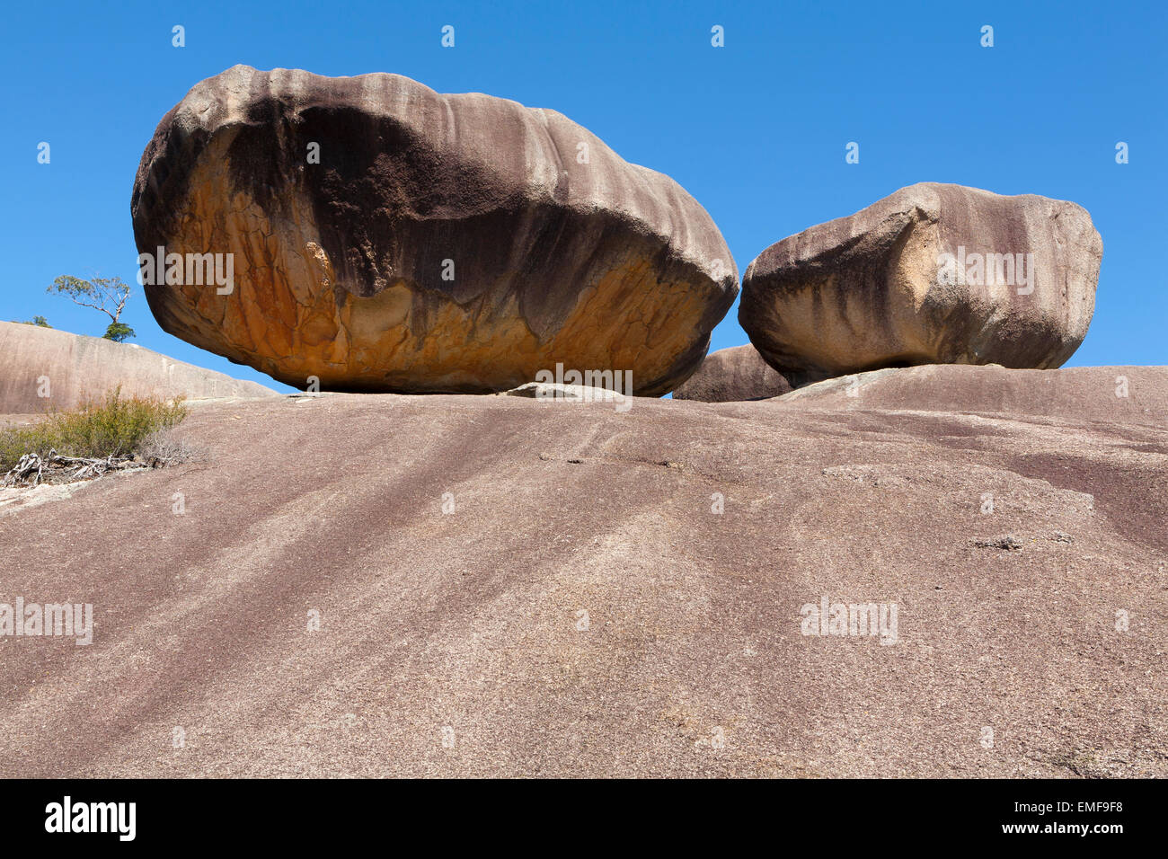 Huge granite boulders - Girraween National Park - Queensland ...