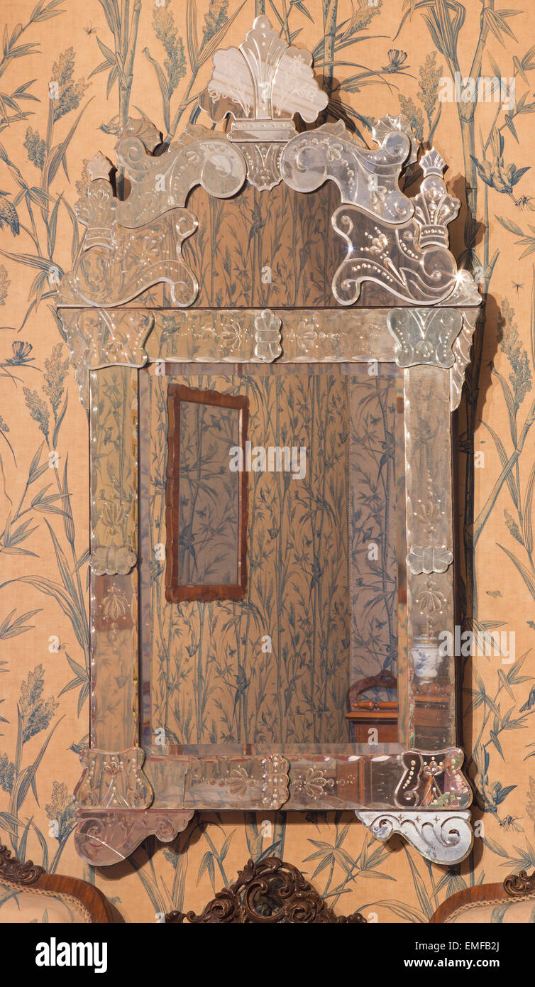 Mirror palace hi-res stock photography and images - Alamy