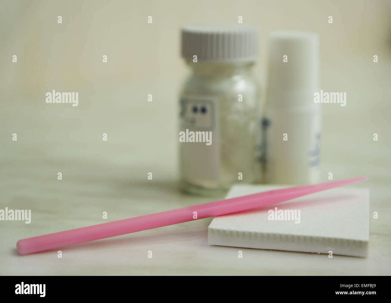 Stomatologic cement for fixing of artificial crowns and bridges in an ...