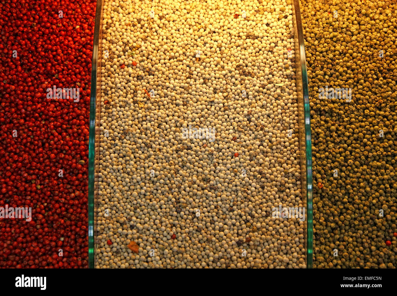 Piles of red, white and green pepper on a spice market in Istanbul, Turkey Stock Photo