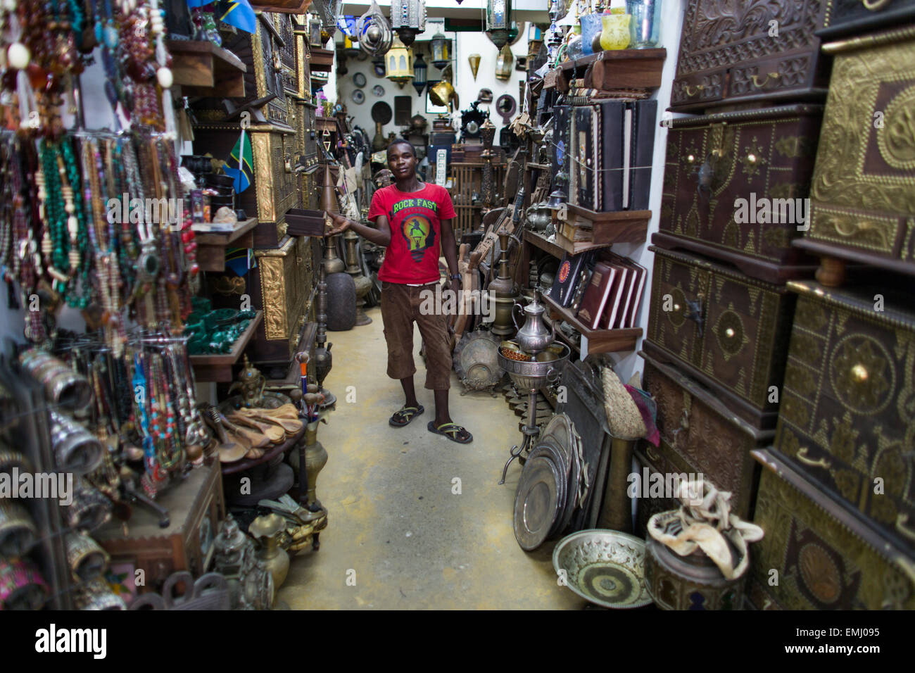 antique shop in zanzibar Stock Photo Alamy