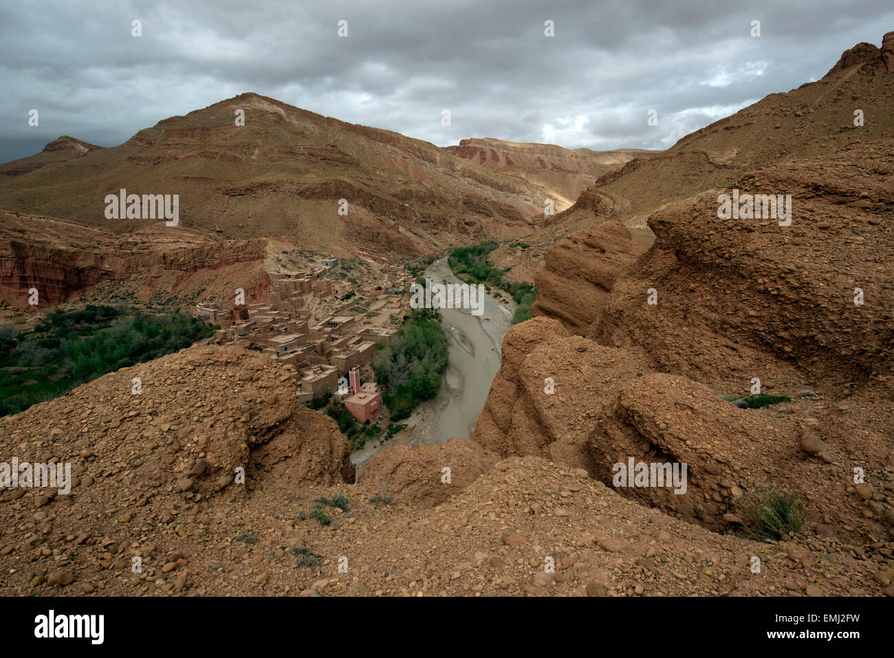 Overview of Kelaa M'Gouna, on Dades River.  Conglomerate, classic sedimentary rock, in High Atlas Mountains, Morocco.  Ourzazate Stock Photo