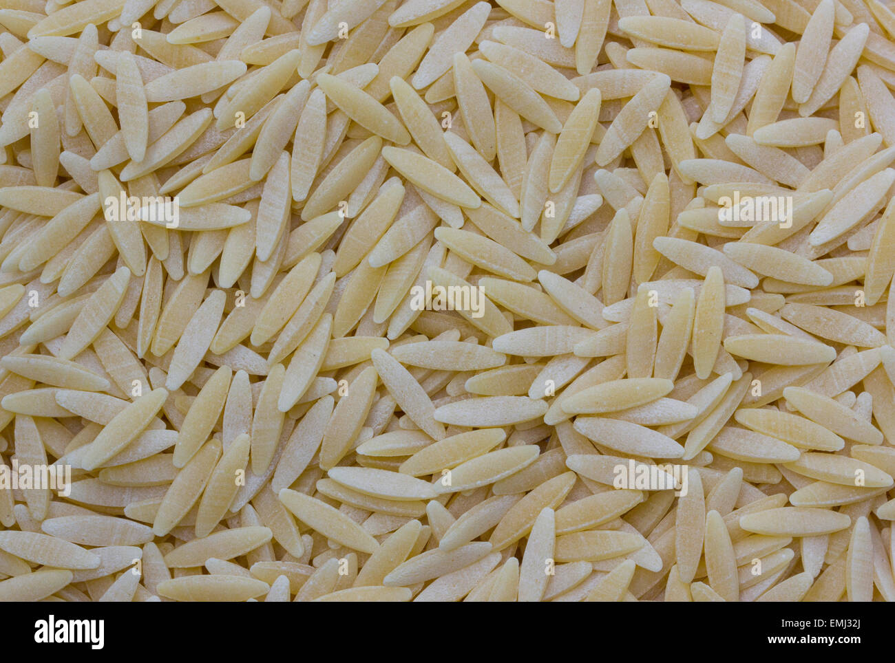 Closeup of orzo or risoni pasta Stock Photo Alamy