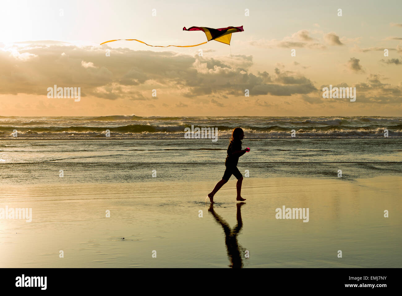 Flying a kite at the beach in Newport, Oregon Stock Photo Alamy