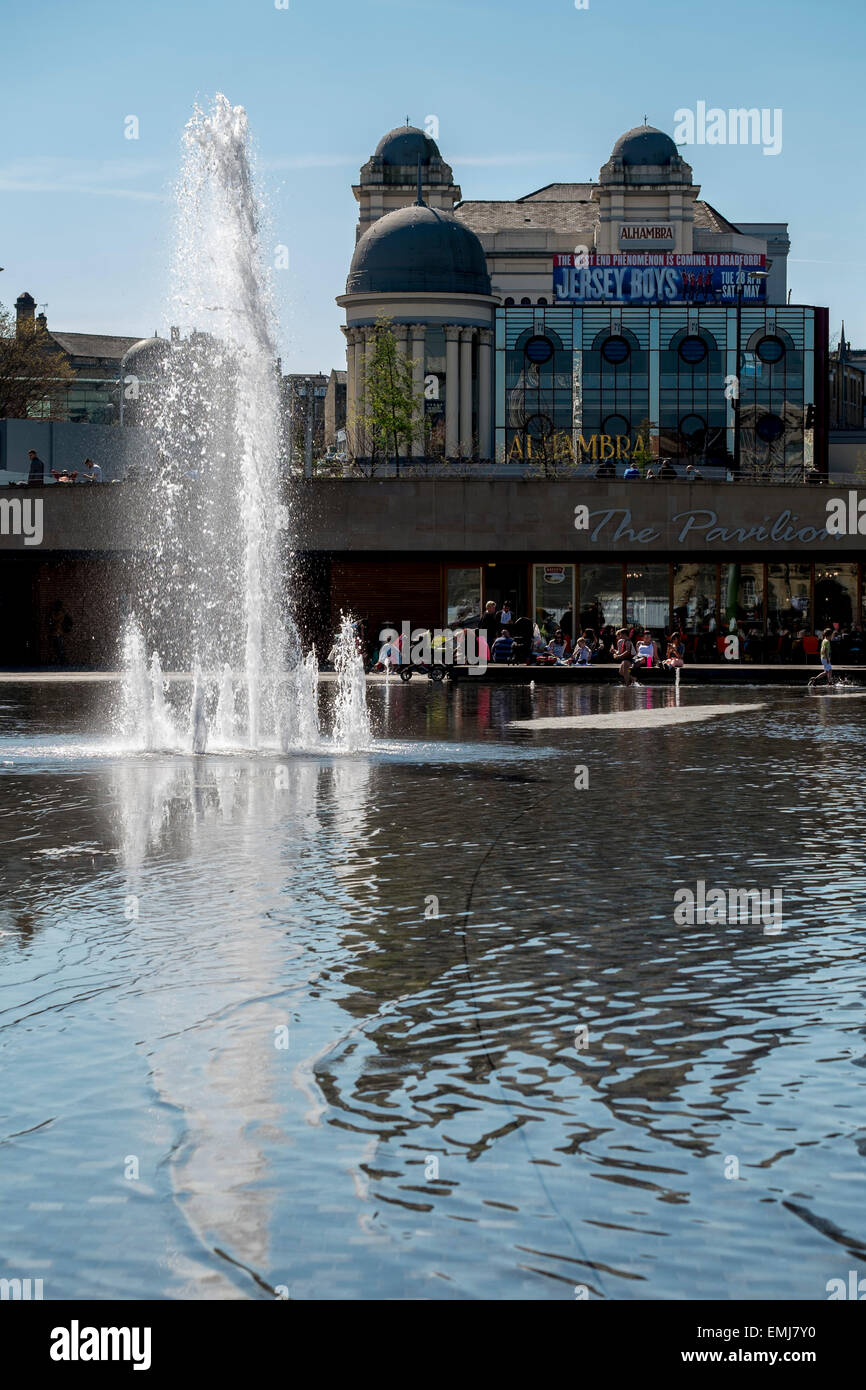 Bradford, UK. 21st April, 2015. UK Weather Fantastic blue skies over