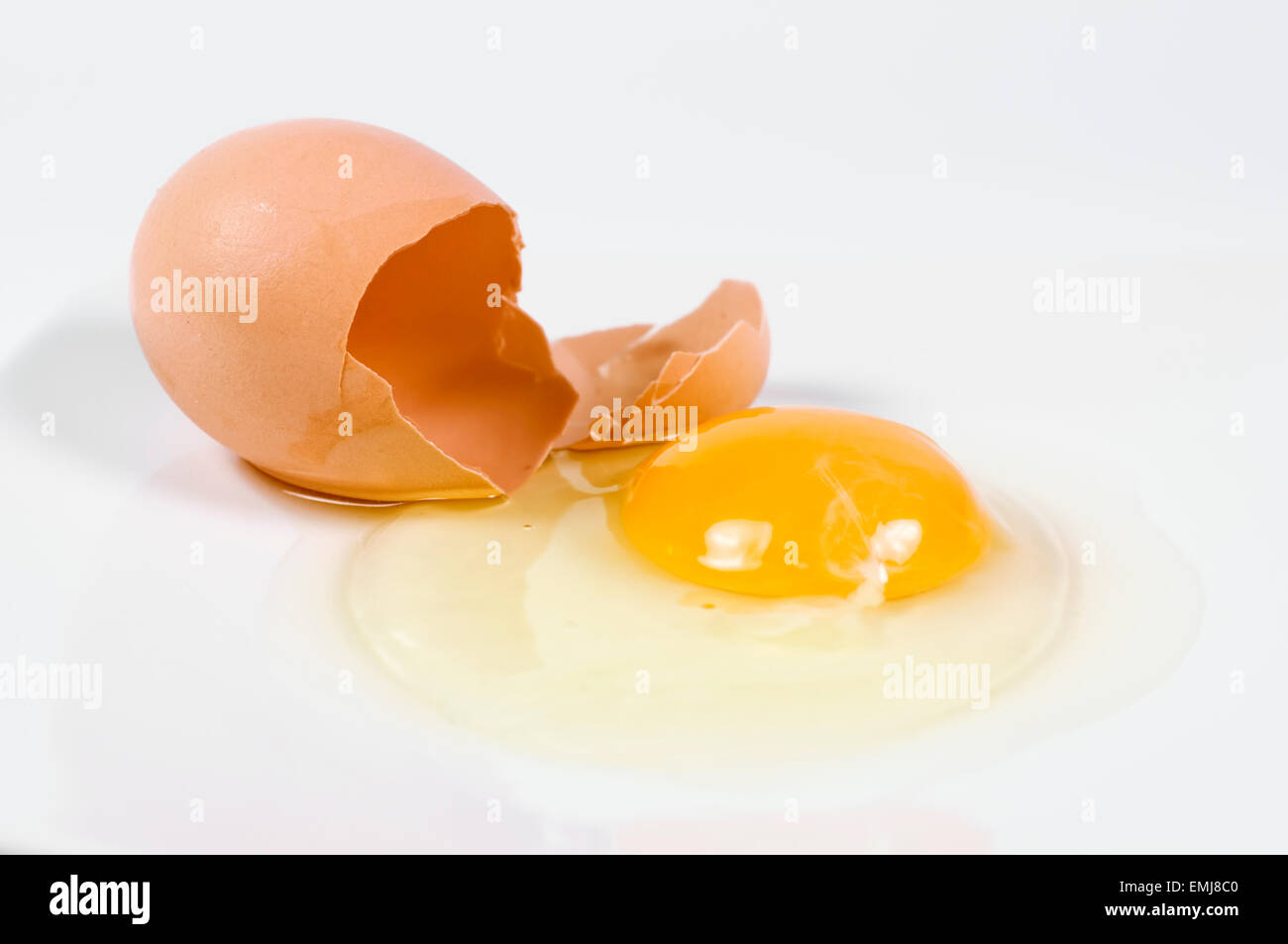 Cracked egg hires stock photography and images Alamy