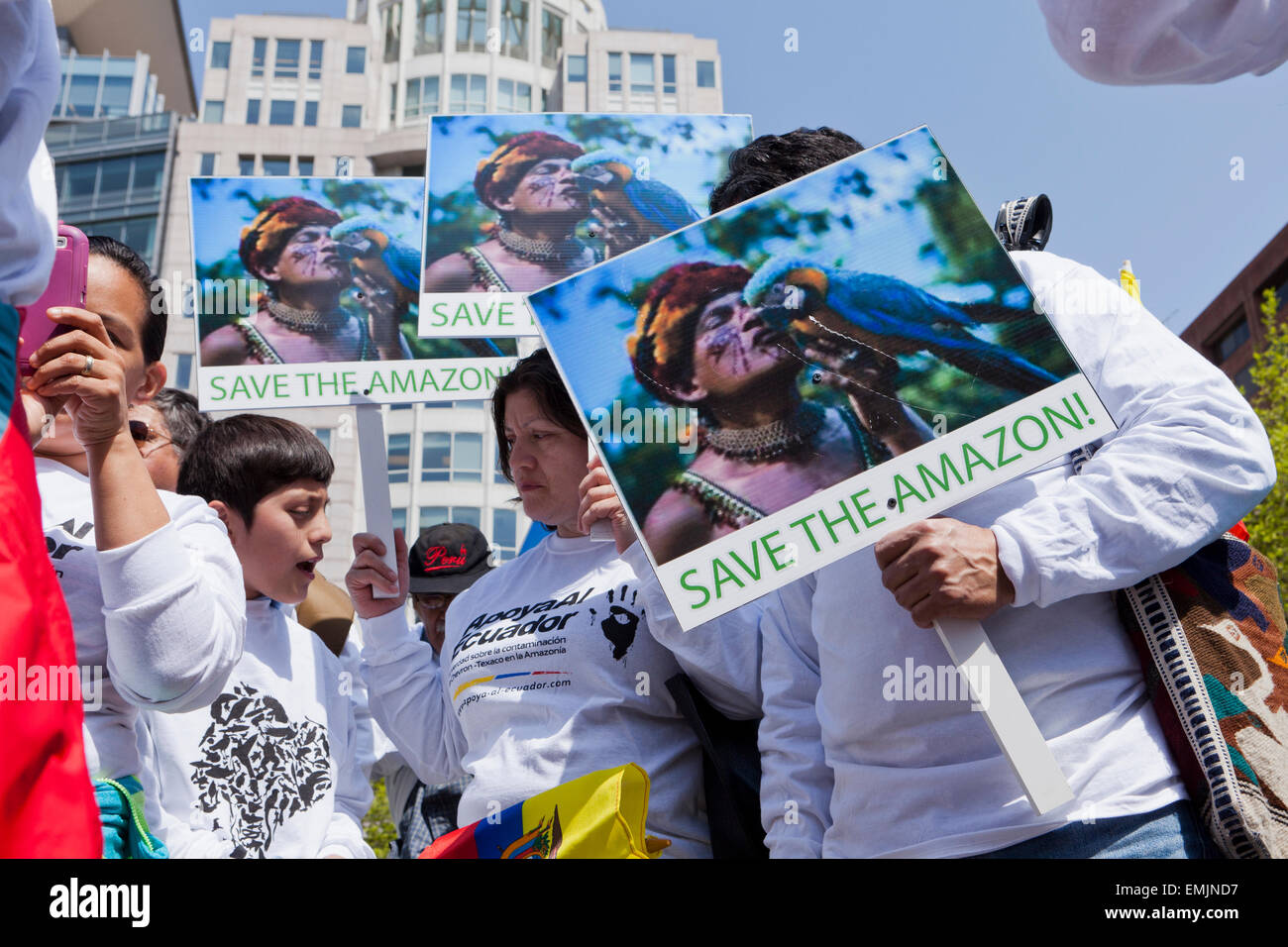 Tuesday, April 21, 2015, Washington, DC: Ecuadorean-Americans and Amazonian community members protest against Chevron 's Arbitration Tribunal hearings, demanding full responsibility for the alleged damage to the Amazonian environment and its inhabitants. Credit:  B Christopher/Alamy Live News Stock Photo