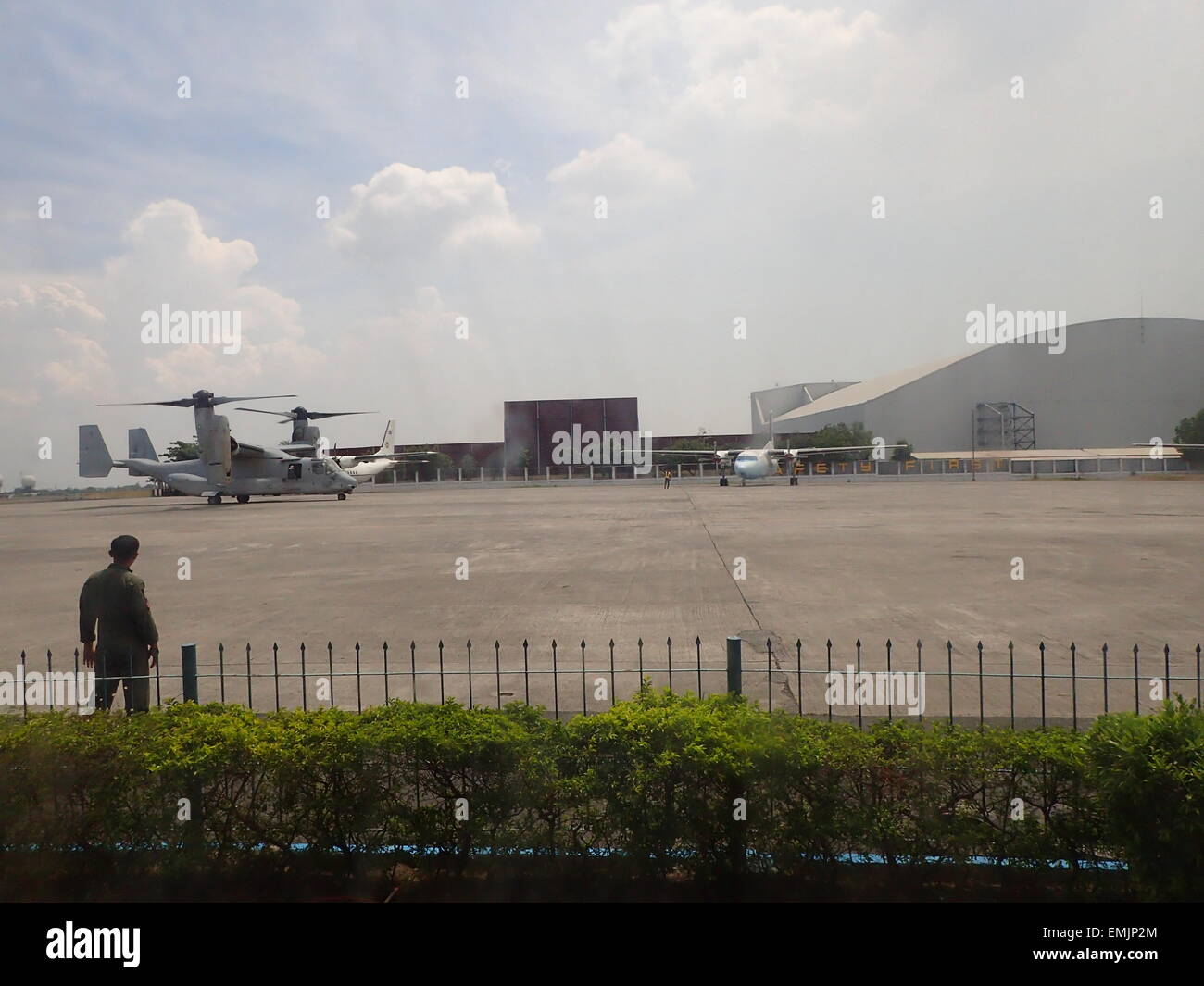 Pasay City, Philippines. 21st Apr, 2015. US Marine Osprey is landed on