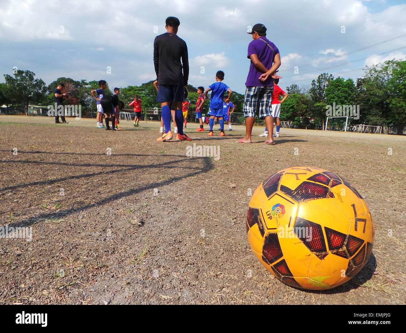 Manila, Philippines. 14th Apr, 2015. The Philippine Marine Corps brought around 200 children from Palawan, Misamis Oriental, Sultan Kudarat, Sulu, Basilan and Zamboanga City and Tawi-Tawi to Manila to participate the annual 'football for peace' festival, a sporting event that hopes to hone and polish the football skills of children from conflict areas and instill in them the values of discipline, sportsmanship, teamwork and camaraderie. © Sherbien Dacalanio/Pacific Press/Alamy Live News Stock Photo