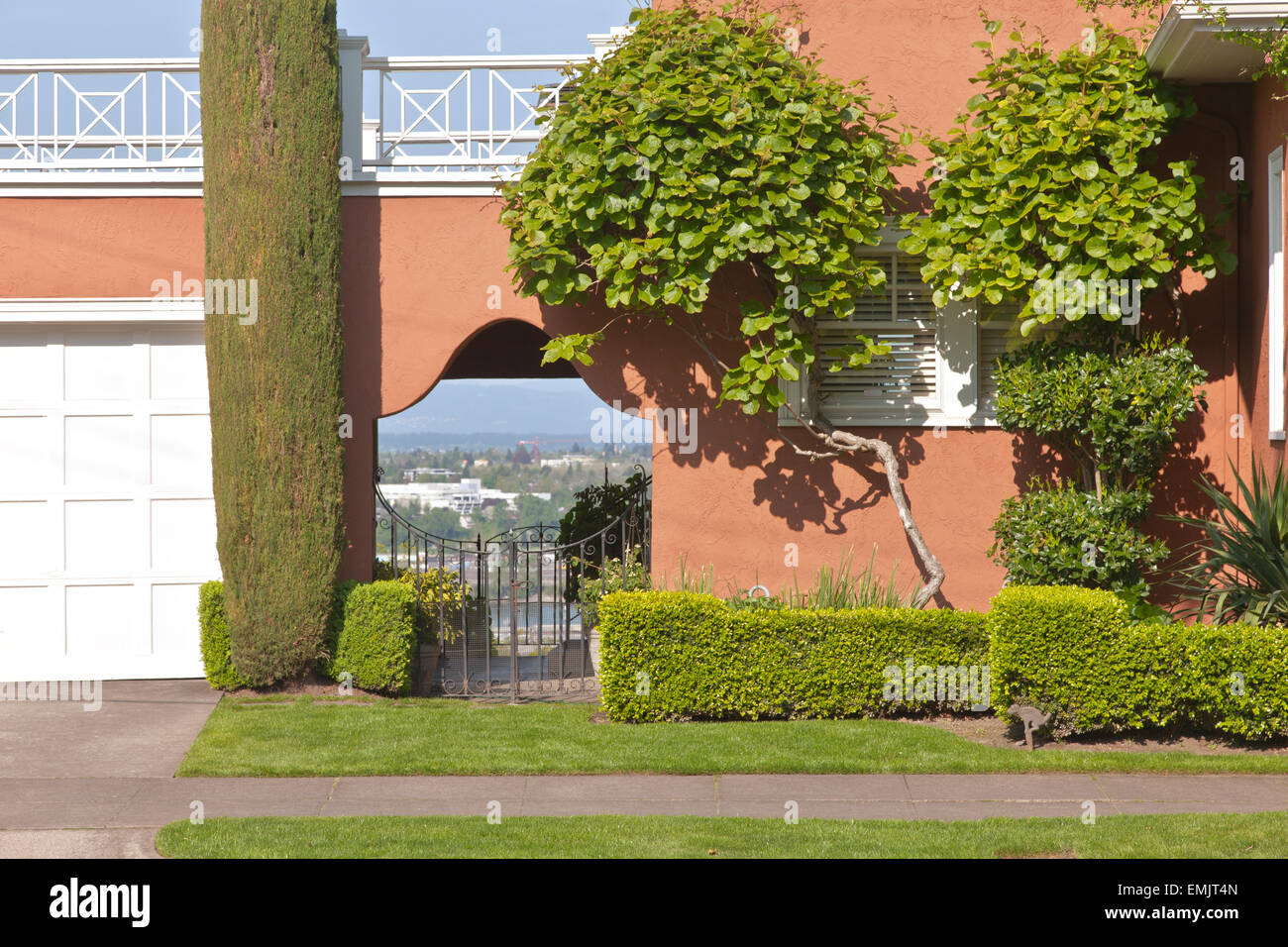 Residential entrances hires stock photography and images Alamy