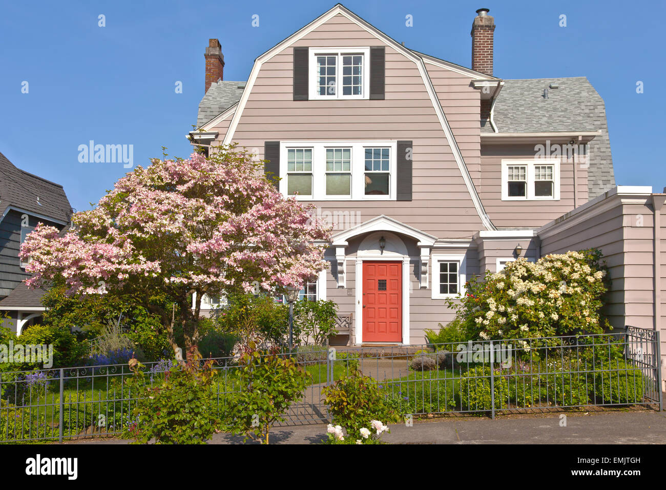 Residential homes on the west hills in Portland Oregon Stock Photo Alamy