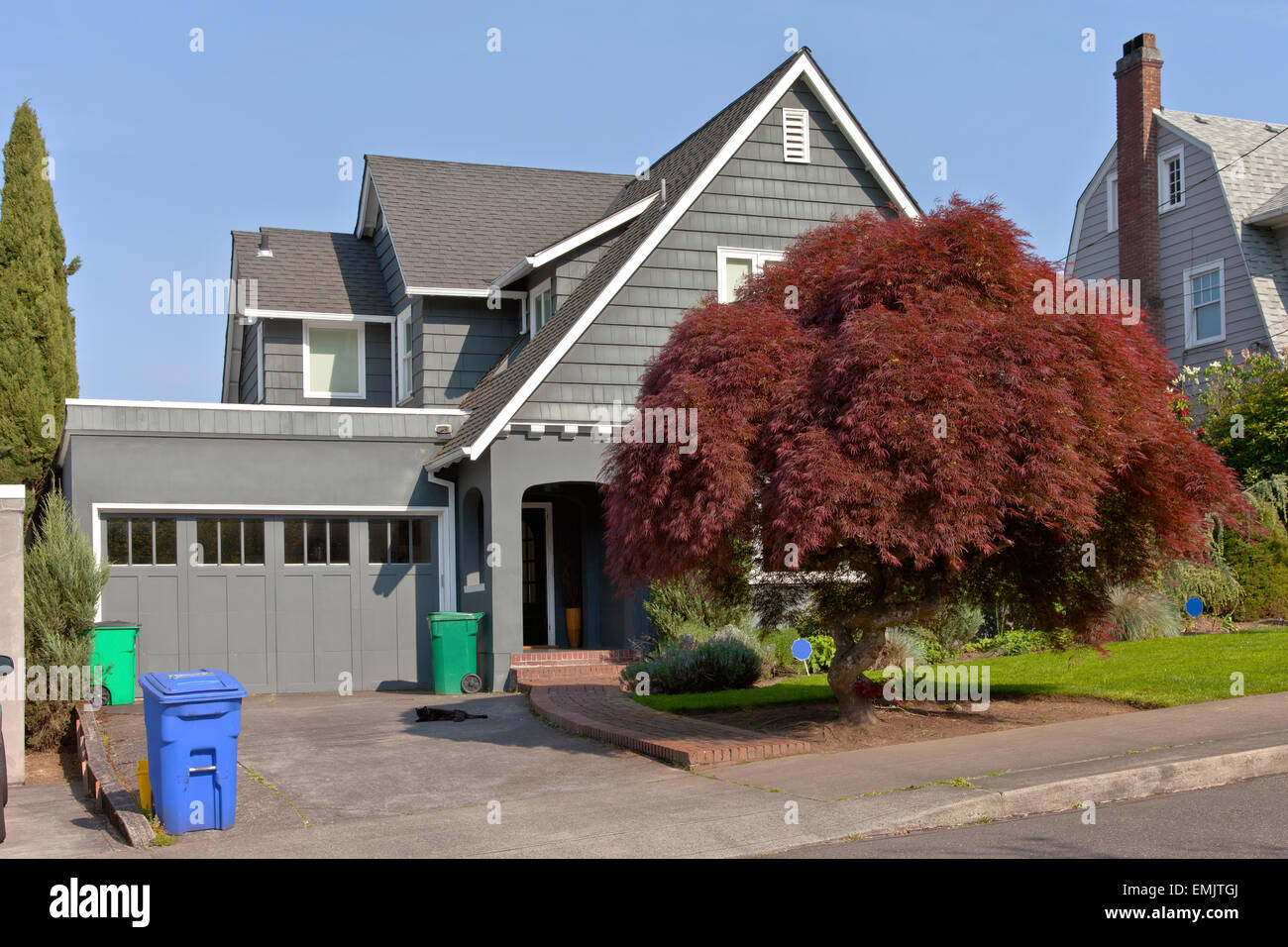 Residential homes on the west hills in Portland Oregon Stock Photo Alamy