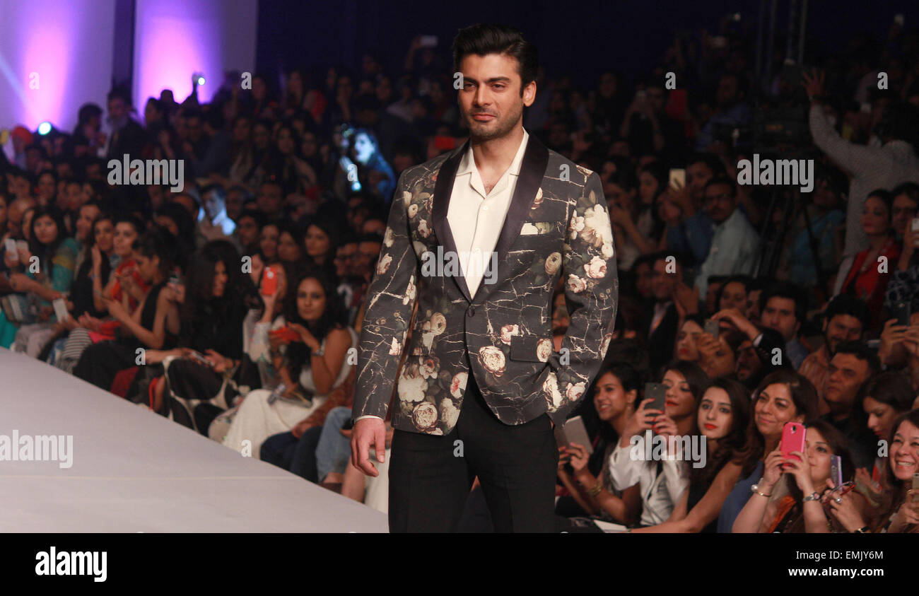 Lahore, Pakistan. 21st Apr, 2015. The models presented the creation of