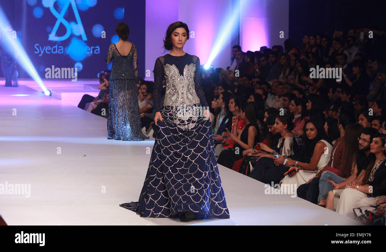 Lahore, Pakistan. 21st Apr, 2015. The models presented the creation of