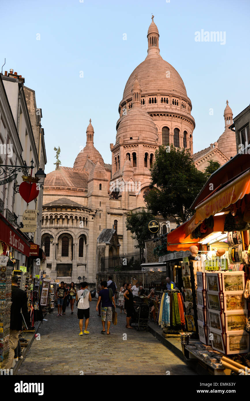 Rue Du Chevalier De La Barre Basilica Of The Sacred Heart Of Paris Or Sacre Coeur Dusk Montmartre Paris France Stock Photo Alamy Rue Du Chevalier De La Barre Basilica Of The Sacred Heart Of Paris Or Sacre Coeur Dusk Montmartre Paris France Stock Photo Alamy