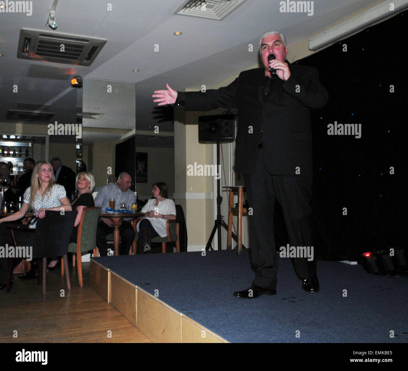 14 March 2009 London Mitchell Winehouse Performs Frank Sinatra