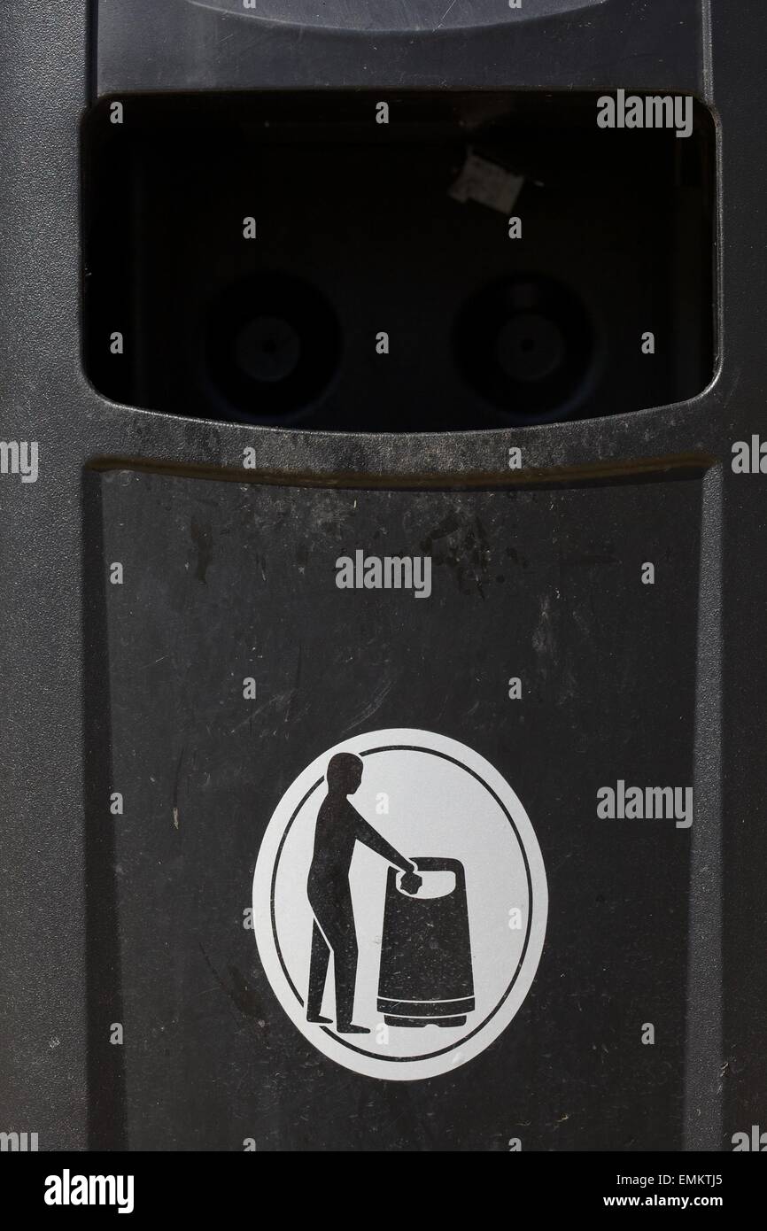 A trash can, recycling bin Stock Photo Alamy