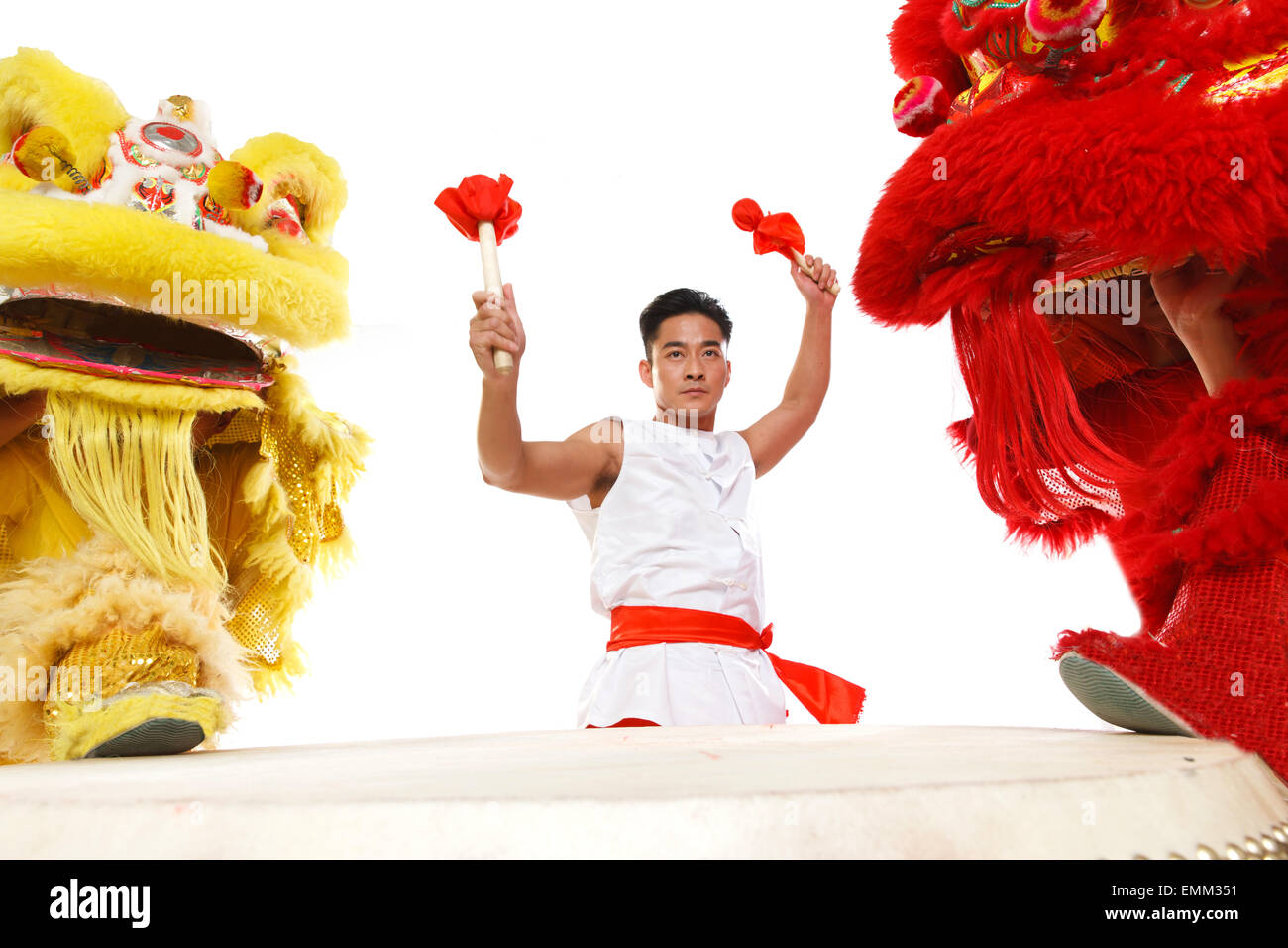Lion dance and drum hi-res stock photography and images - Alamy