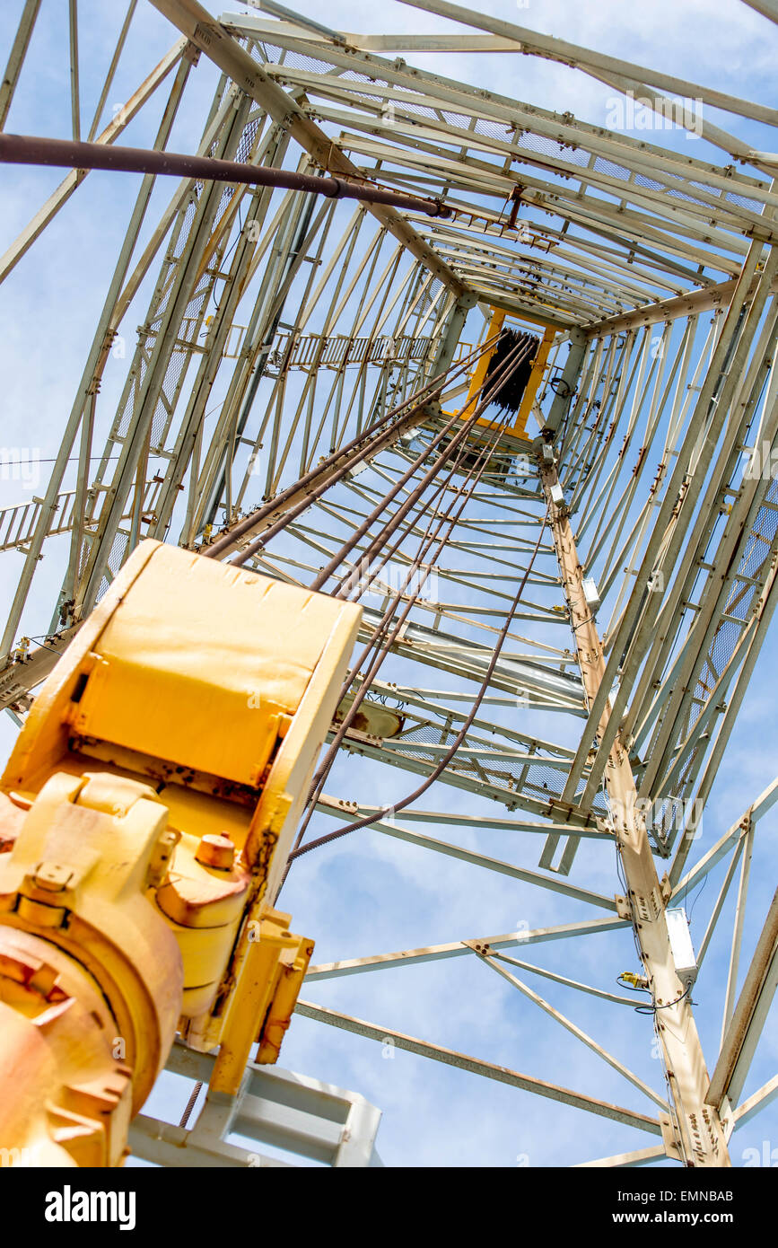 oil derrick and top drive for ocean drilling Stock Photo - Alamy